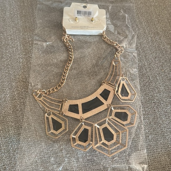 Mia Collection Gold Black Geo Chunky Costume Statement Necklace Earring Set - Picture 2 of 3